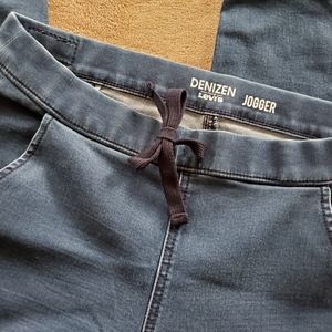 Dark Blue Levi's Denizen Jogger Jeggings